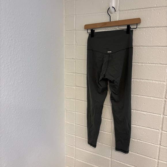 Aerie leggings in grey - Picture 2 of 4